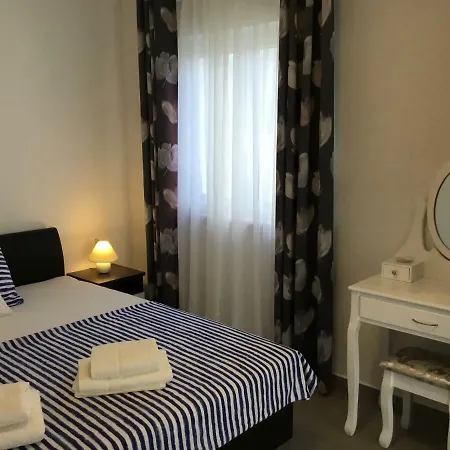 Apartments Villa Sophia Trogir Exterior photo